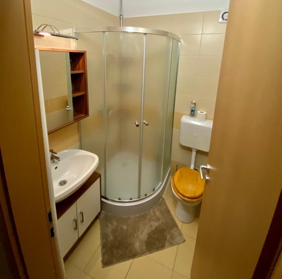 Barand Apartman Eger Exterior foto