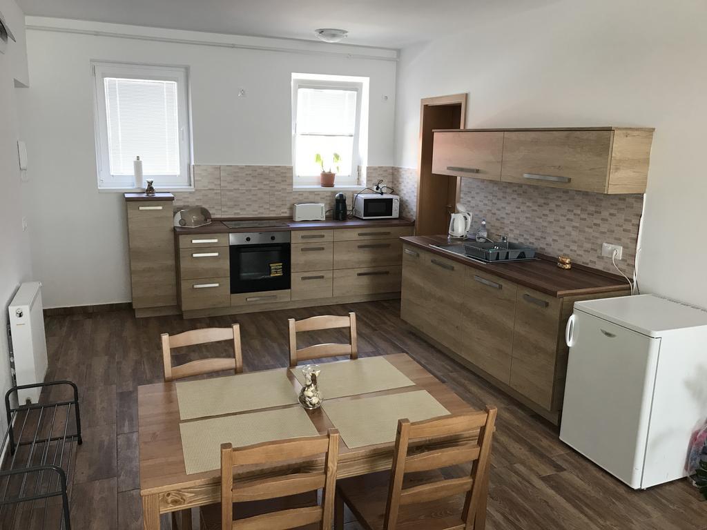 Barand Apartman Eger Exterior foto